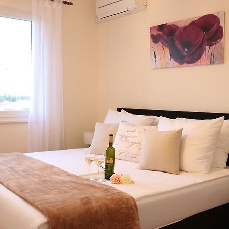 Blue Rose Apartment โตรกีร์ ภายนอก รูปภาพ