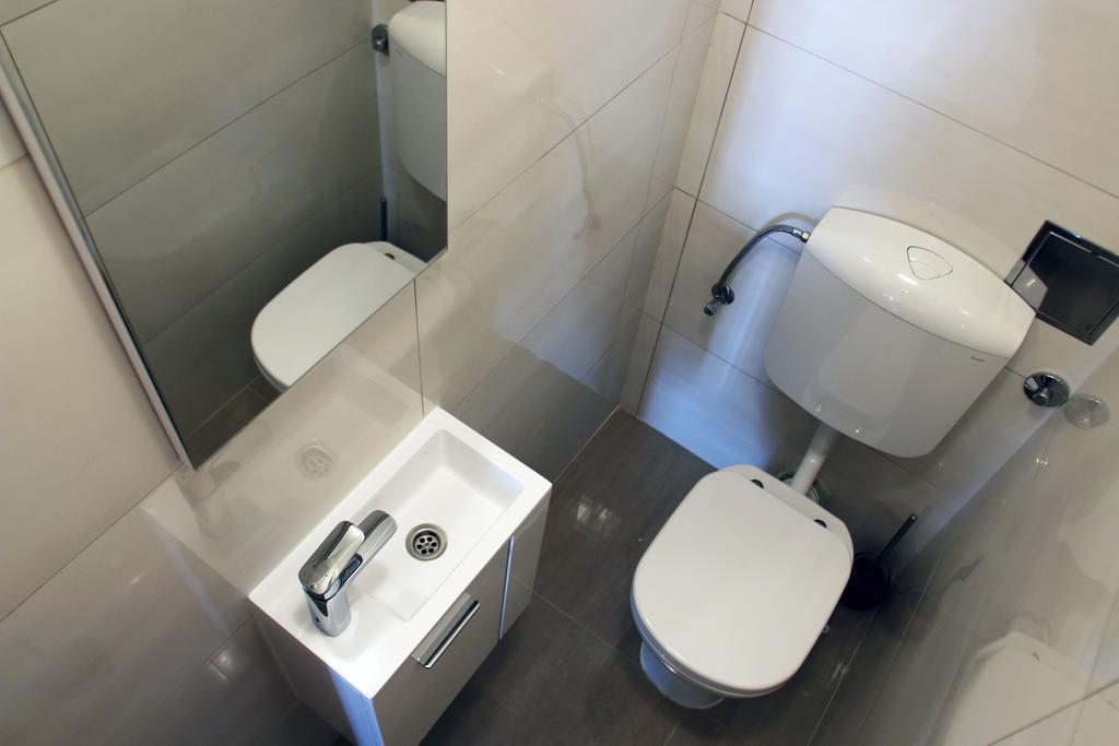 Blue Rose Apartment โตรกีร์ ภายนอก รูปภาพ