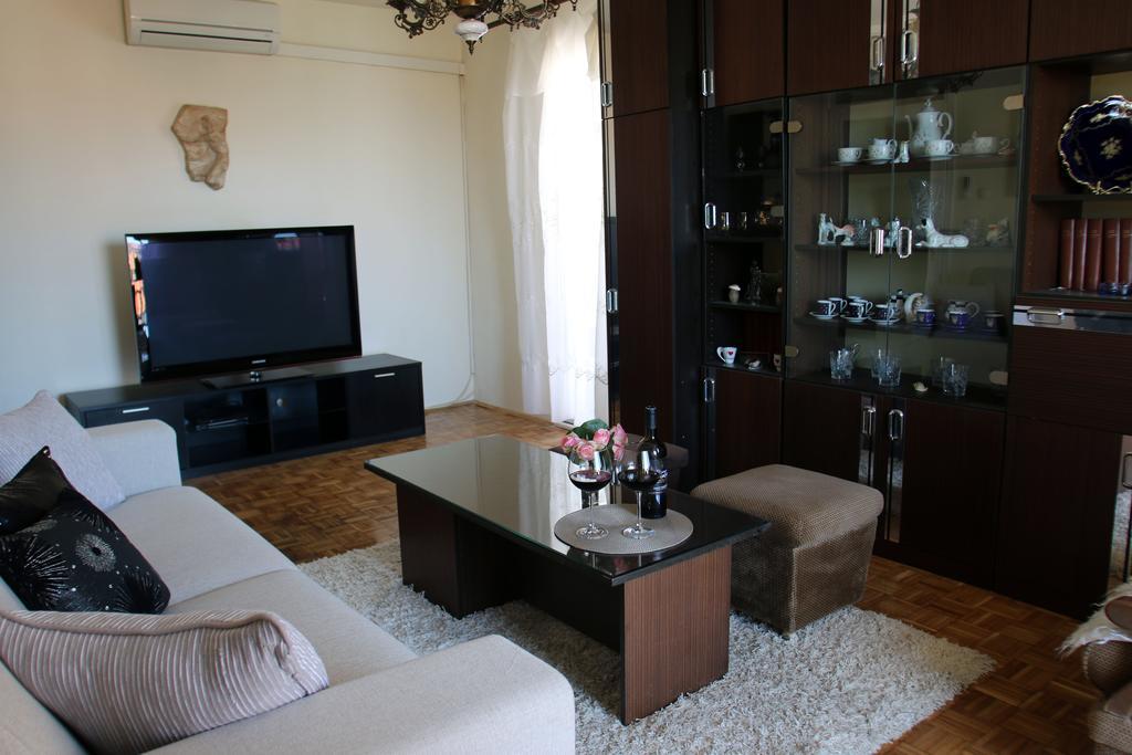 Blue Rose Apartment โตรกีร์ ภายนอก รูปภาพ