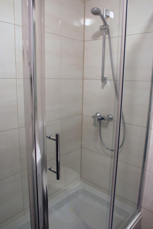 Blue Rose Apartment โตรกีร์ ภายนอก รูปภาพ