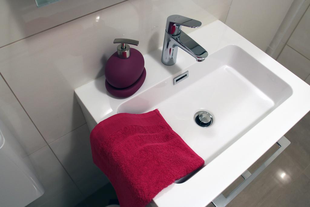 Blue Rose Apartment โตรกีร์ ภายนอก รูปภาพ