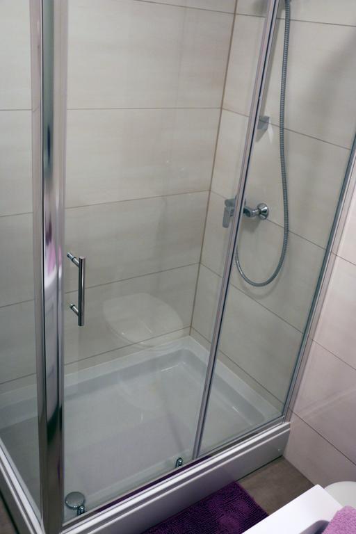 Blue Rose Apartment โตรกีร์ ภายนอก รูปภาพ