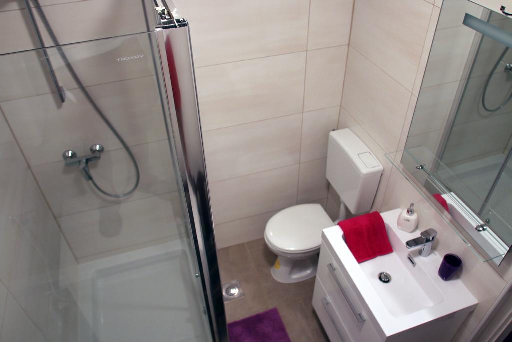 Blue Rose Apartment โตรกีร์ ภายนอก รูปภาพ