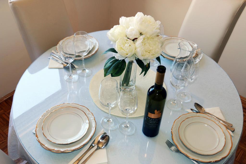 Blue Rose Apartment โตรกีร์ ภายนอก รูปภาพ